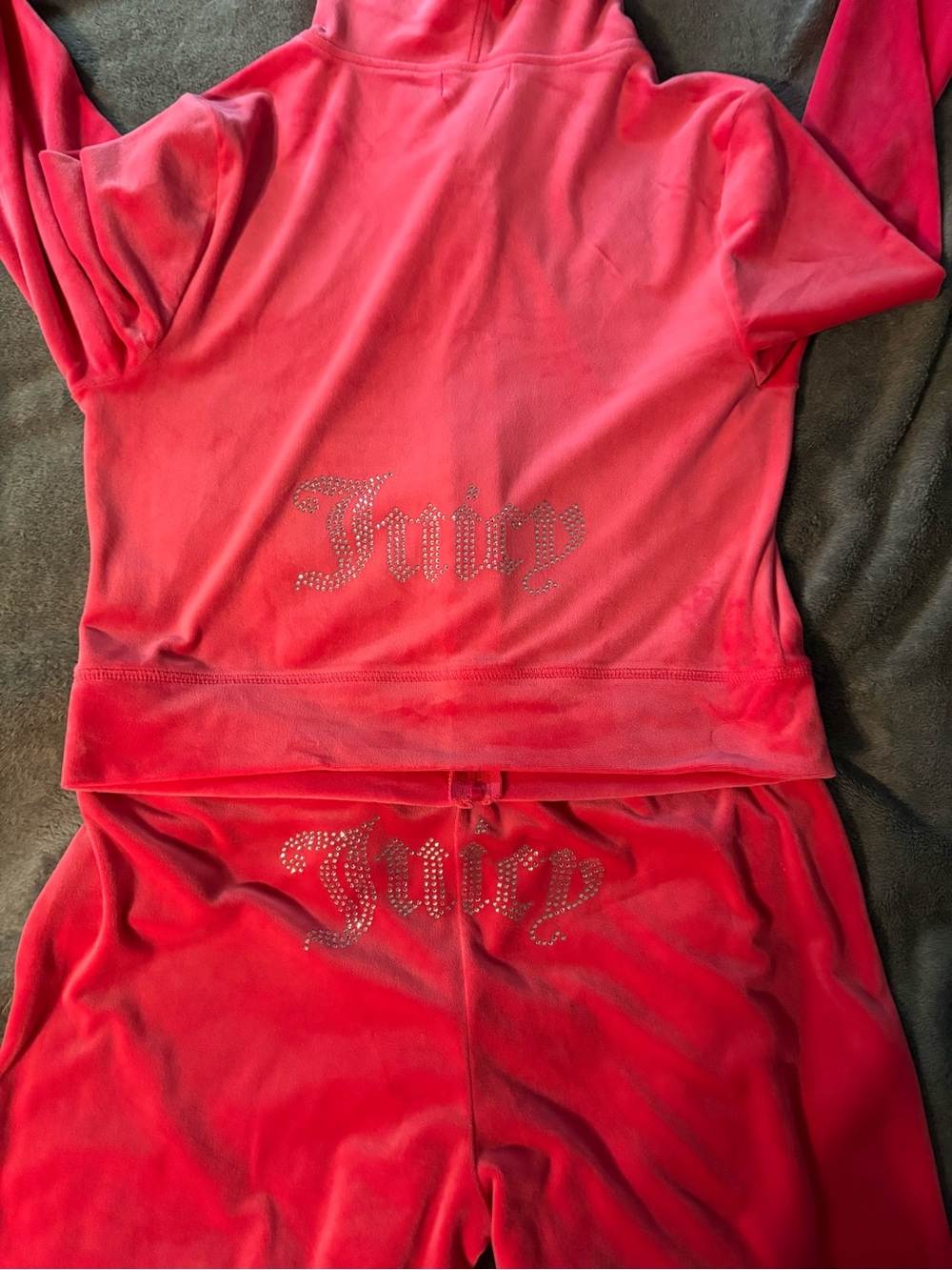 Juicy Couture Hot Pink Tracksuit with Rhinestones - Picture 7 of 7